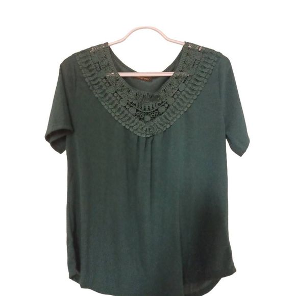 Fantaslook Tops - Fantaslook Top Short Sleeve Beautiful Embroidery Neckline Green Size Medium
